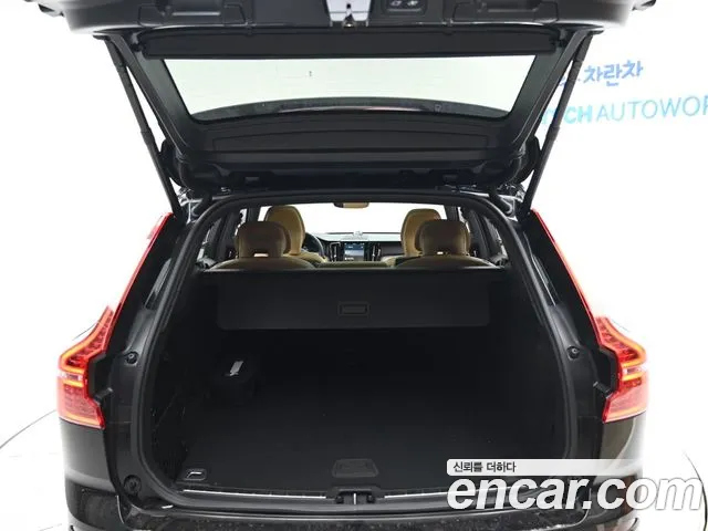 Вольво XC60 — Фото автомобиля 20
