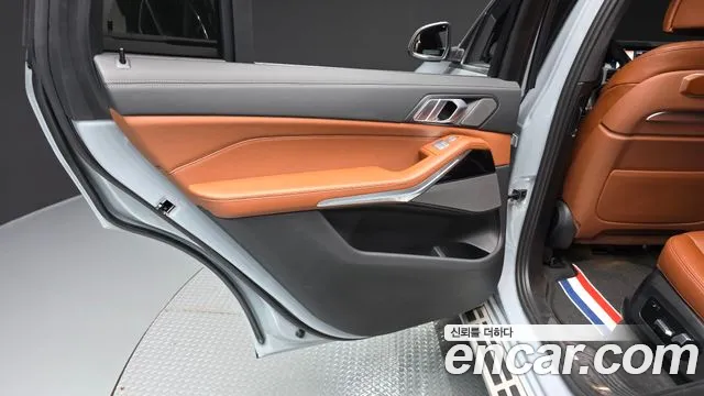 BMW X7 — Фото автомобиля 24