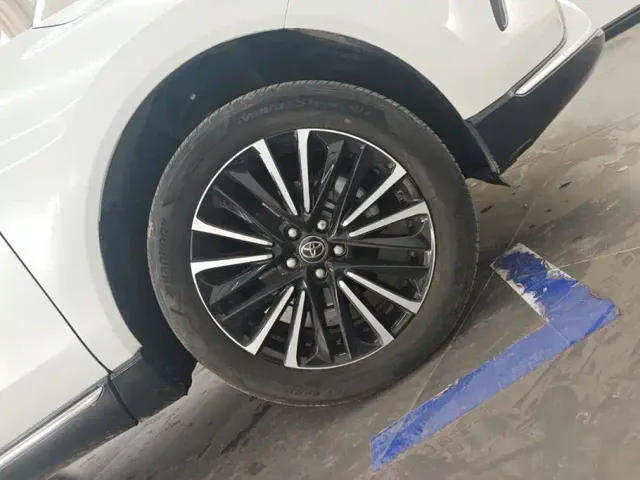 Toyota Venza — Фото автомобиля 6