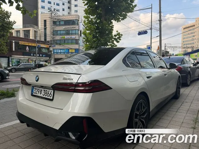 BMW 5 Series G60 — Фото автомобиля 3