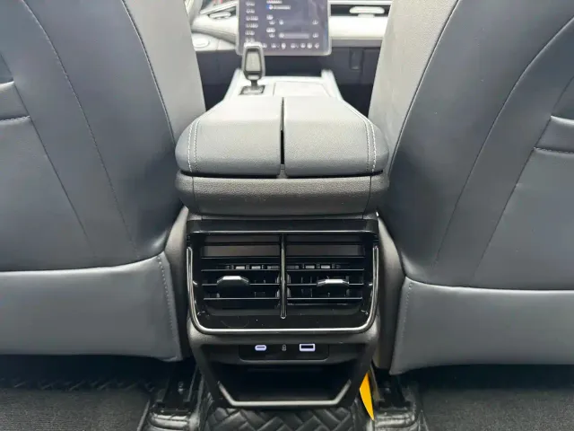 Geely Boyue L — Фото автомобиля 16
