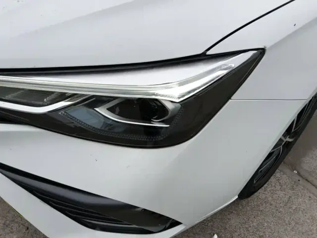 Roewe i5 — Фото автомобиля 23