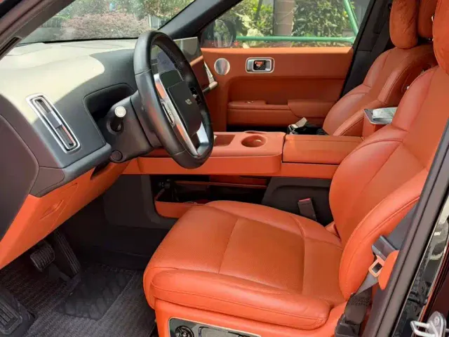 Li Auto L9 — Фото автомобиля 8
