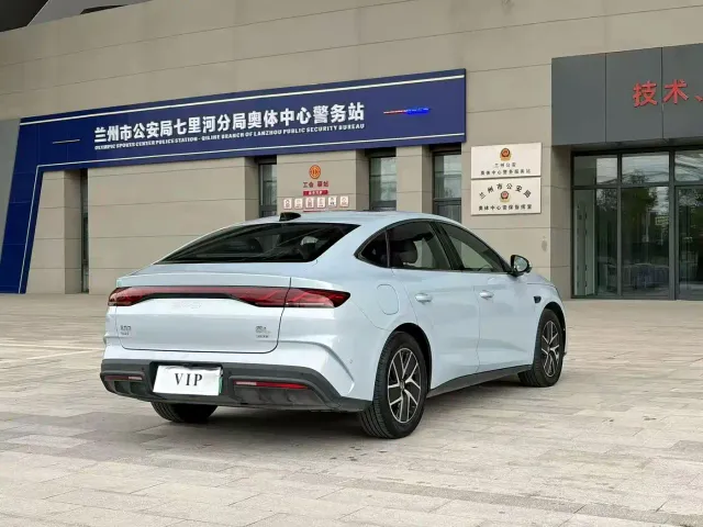 BYD Qin L — Фото автомобиля 6