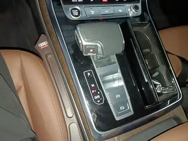 Audi Q7 — Фото автомобиля 13