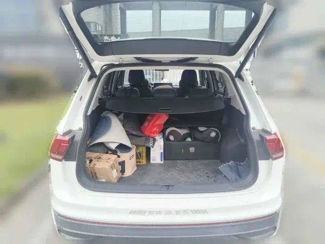 Volkswagen Tiguan L — Фото автомобиля 13