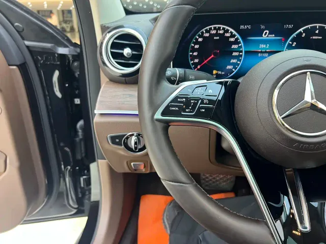 Mercedes-Benz E-Class — Фото автомобиля 11