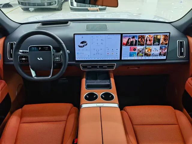 Li Auto L6 — Фото автомобиля 3
