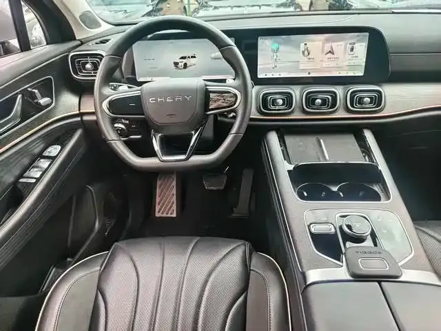Chery Tiggo 9 2023 2.0T DCT 2WD Luxury 5-Seater — Фото автомобиля 13