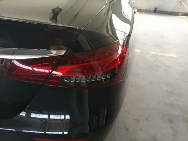 Mercedes-Benz E-Class — Фото автомобиля 7