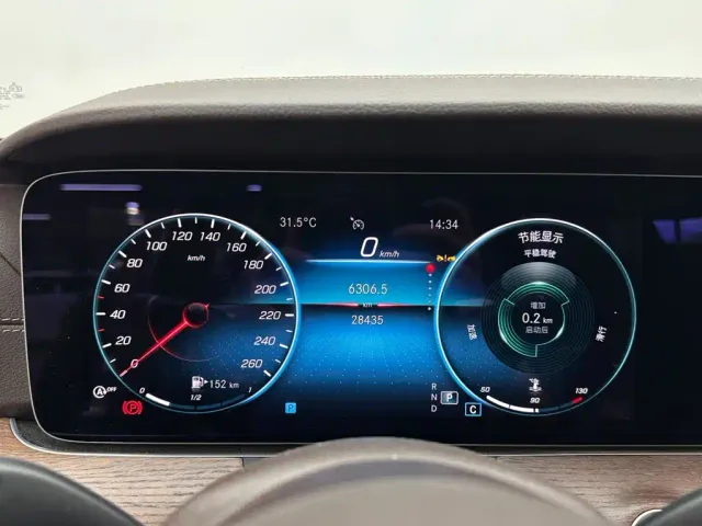 Mercedes-Benz E-Class — Фото автомобиля 14