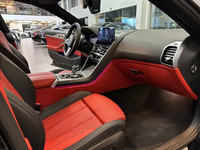 BMW 8 Series — Фото автомобиля 8