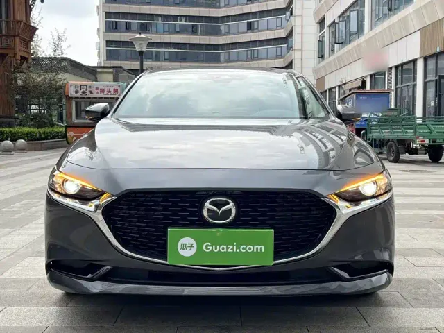 Mazda Axela — Фото автомобиля 2