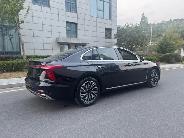 Hongqi H5 — Фото автомобиля 5