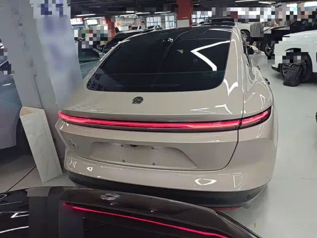 Nio ET5 — Фото автомобиля 5
