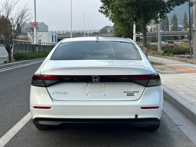 Honda Accord — Фото автомобиля 5