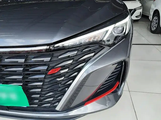 Changan Eado — Фото автомобиля 23