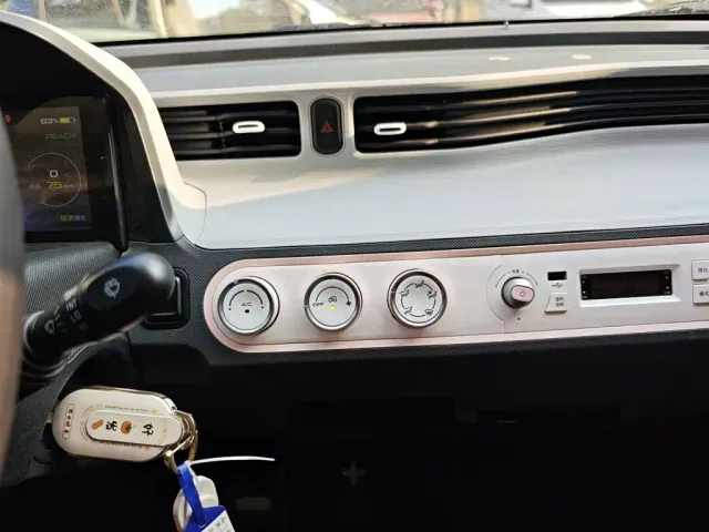 Wuling Hongguang Mini EV — Фото автомобиля 12
