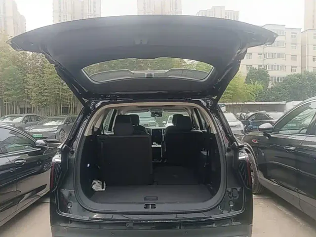 Hongqi HS7 PHEV — Фото автомобиля 18