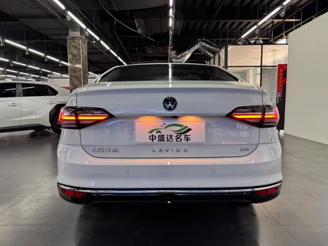 Volkswagen Lavida — Фото автомобиля 5