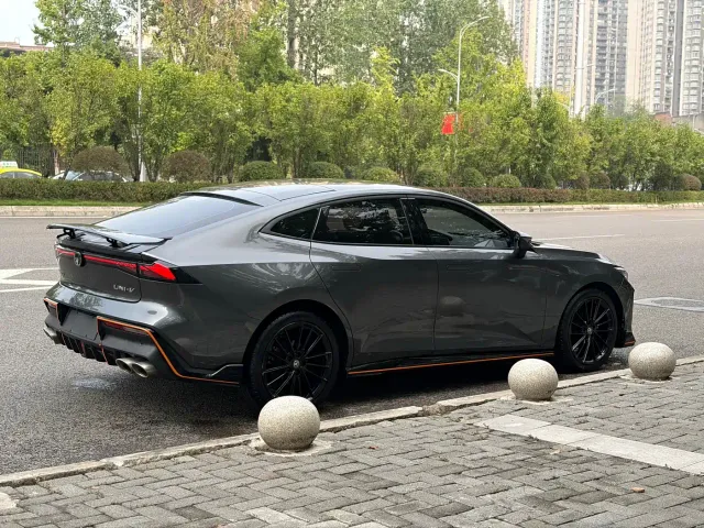 Changan UNI-V — Фото автомобиля 3