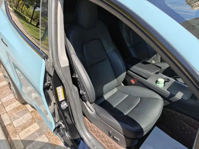 Tesla Model Y — Фото автомобиля 11