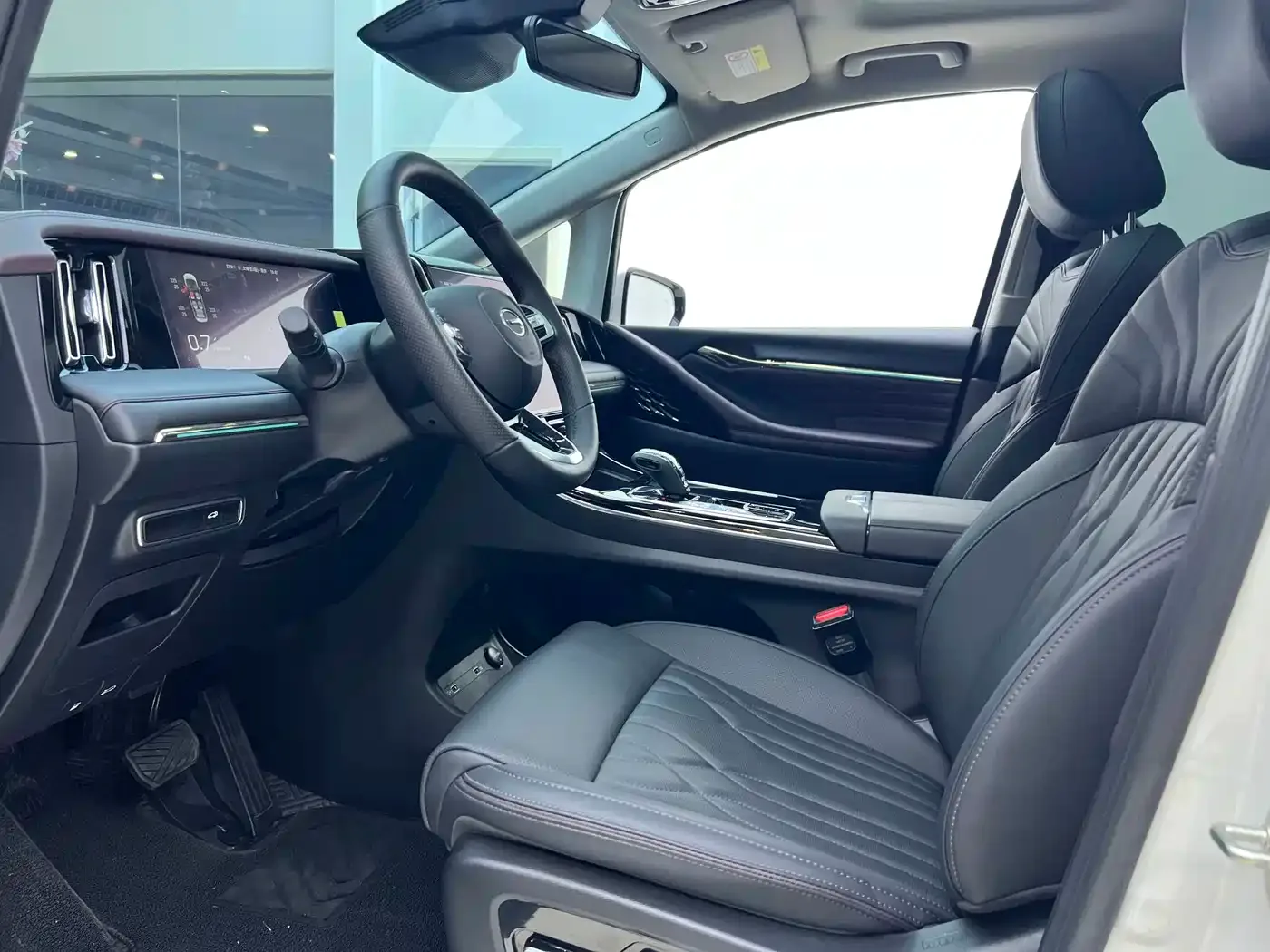 GAC Trumpchi Trumpchi M8 2024 Master Series 400T Ultimate Edition — Фото автомобиля 13
