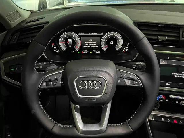 Audi Q3 — Фото автомобиля 8