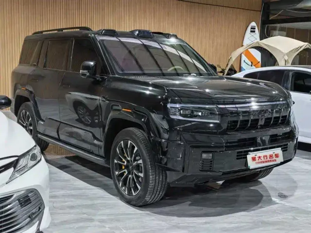 BYD FangChengBao Leopard 8 — Фото автомобиля 2