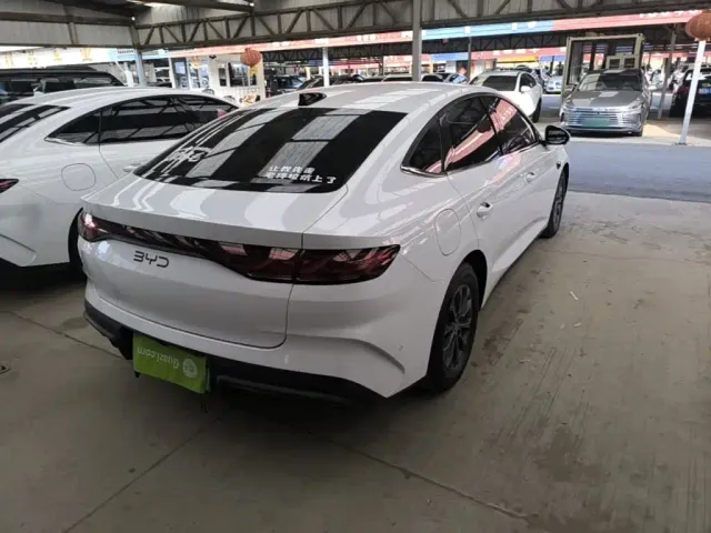 BYD Qin L — Фото автомобиля 6