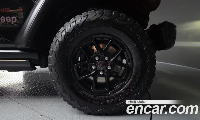 Jeep Wrangler — Фото автомобиля 6