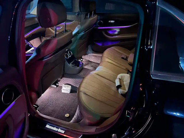 Mercedes-Benz E-Class — Фото автомобиля 2