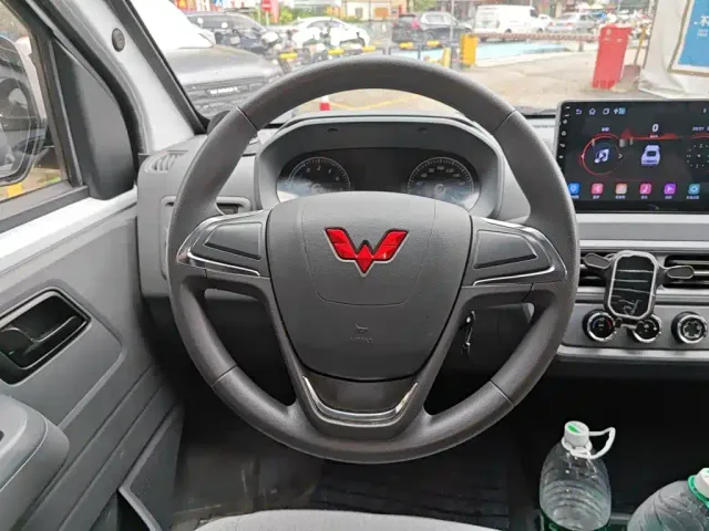 Wuling Yangguang — Фото автомобиля 2
