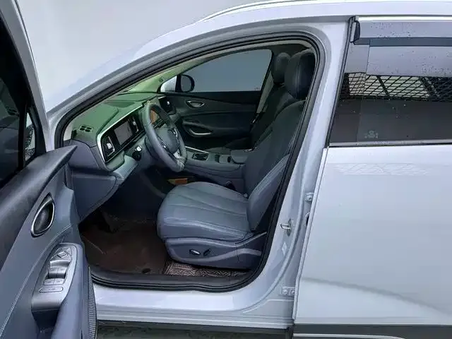 BYD Seal 05 DM-i — Фото автомобиля 9
