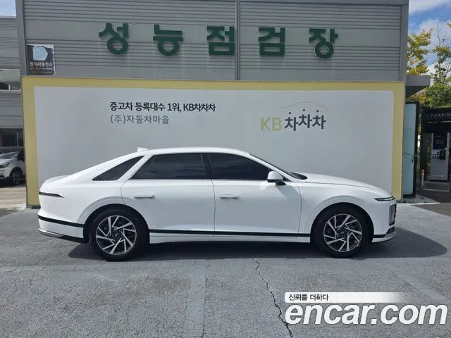 Hyundai Grandeur GN7 — Фото автомобиля 3