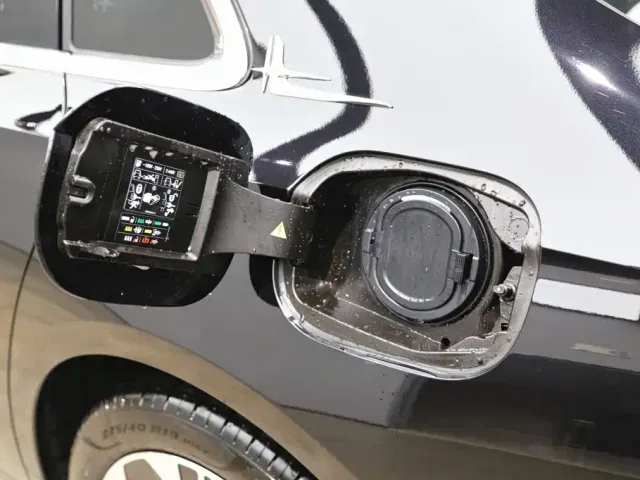 Mercedes-Benz E-Class — Фото автомобиля 30