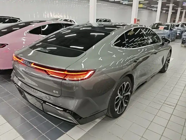 Geely Galaxy E8 — Фото автомобиля 6