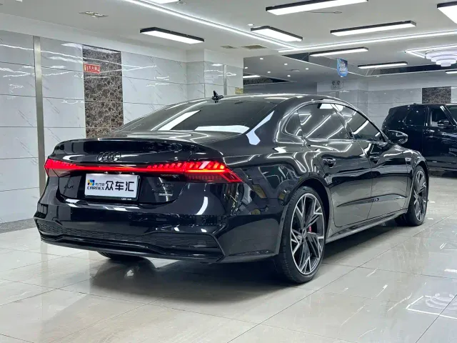 Audi A7L — Фото автомобиля 6