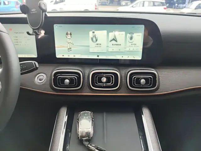 Chery Tiggo 9 — Фото автомобиля 12