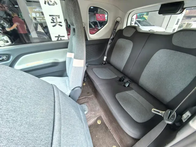 Wuling Hongguang Mini EV — Фото автомобиля 11