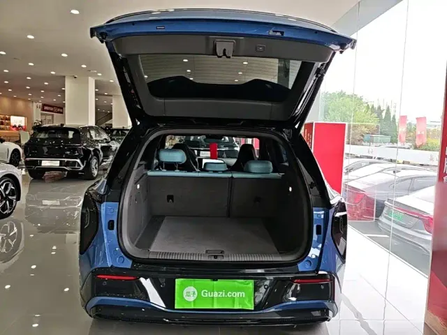 Hongqi Tian Gong 08 — Фото автомобиля 18