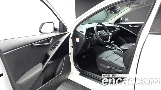 Kia Niro The All New — Фото автомобиля 10