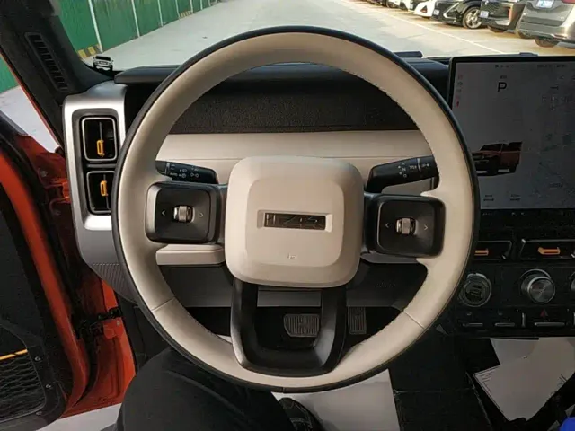 iCAR V23 — Фото автомобиля 10