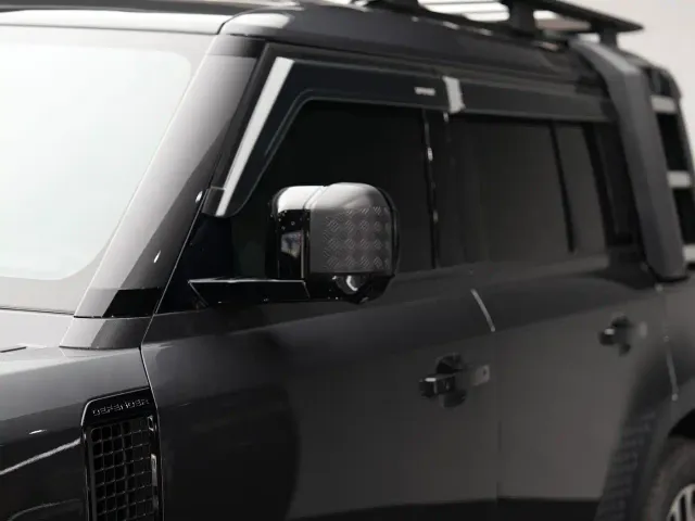 Land Rover Defender — Фото автомобиля 26