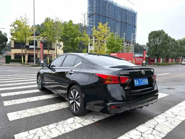 Nissan Teana — Фото автомобиля 7
