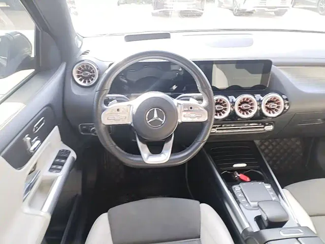 Mercedes-Benz EQA — Фото автомобиля 10