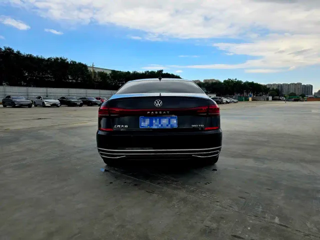 Volkswagen Passat — Фото автомобиля 4