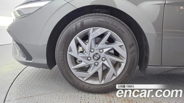 Hyundai Avante CN7 — Фото автомобиля 5