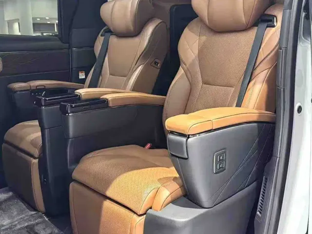 Toyota Vellfire — Фото автомобиля 5