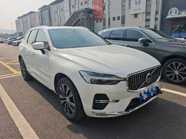 Volvo XC60 — Фото автомобиля 3